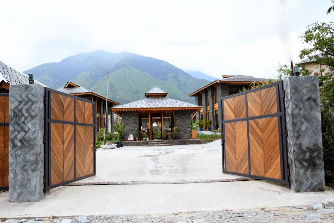 Osho Himalayas Wellness Resort Кангра Экстерьер фото