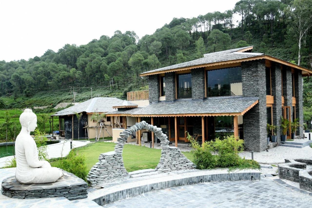 Osho Himalayas Wellness Resort Кангра Экстерьер фото