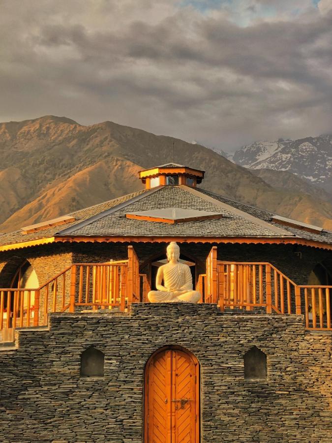 Osho Himalayas Wellness Resort Кангра Экстерьер фото