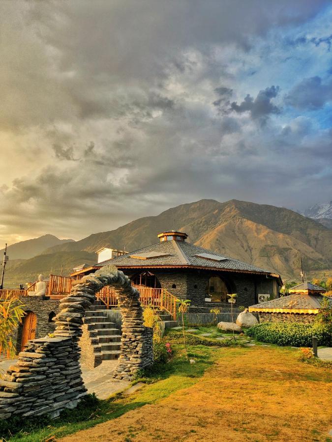 Osho Himalayas Wellness Resort Кангра Экстерьер фото