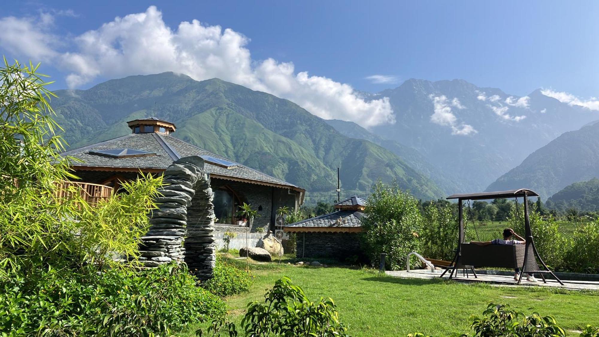 Osho Himalayas Wellness Resort Кангра Экстерьер фото